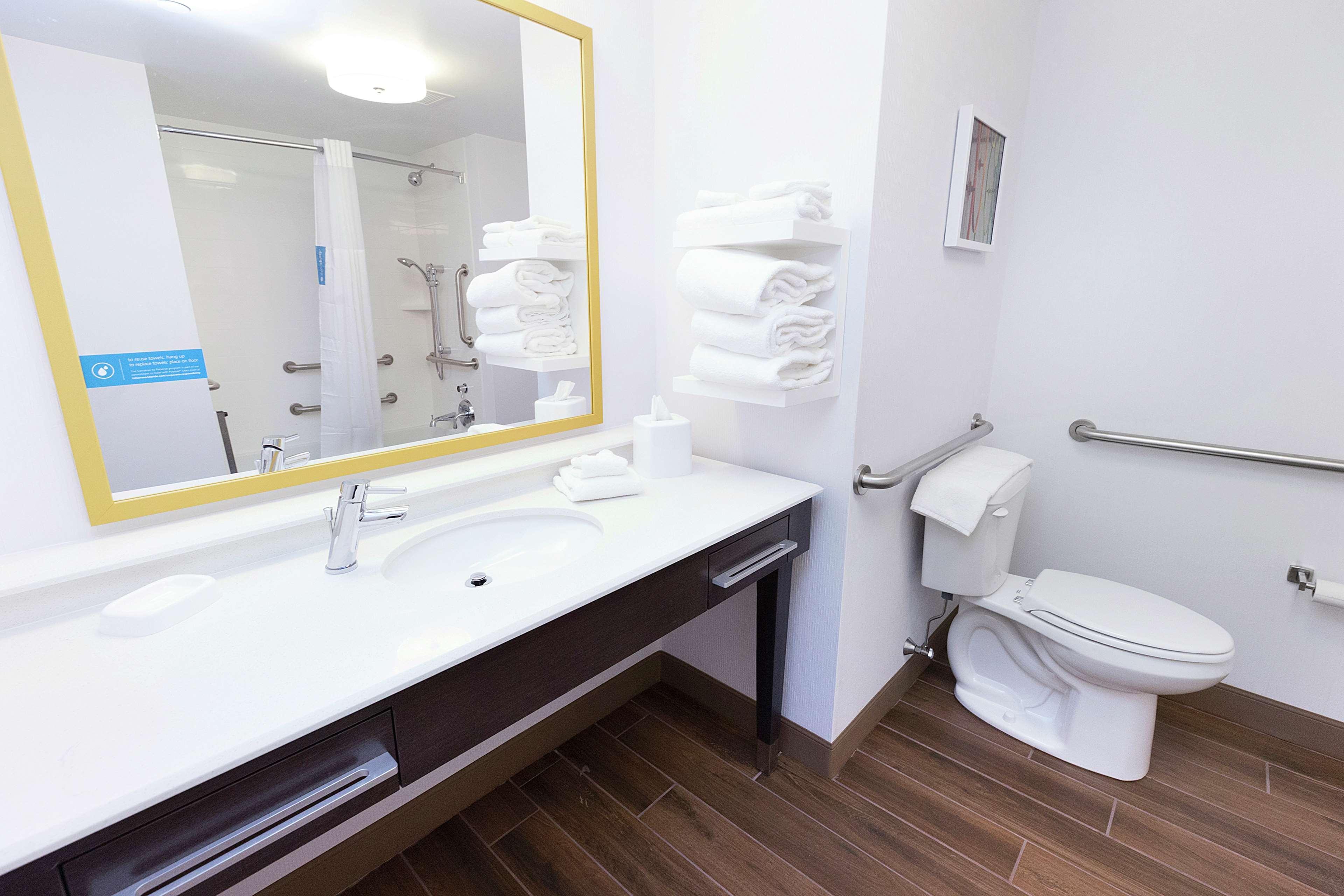 Hampton Inn & Suites Morgantown / University Town Centre Extérieur photo