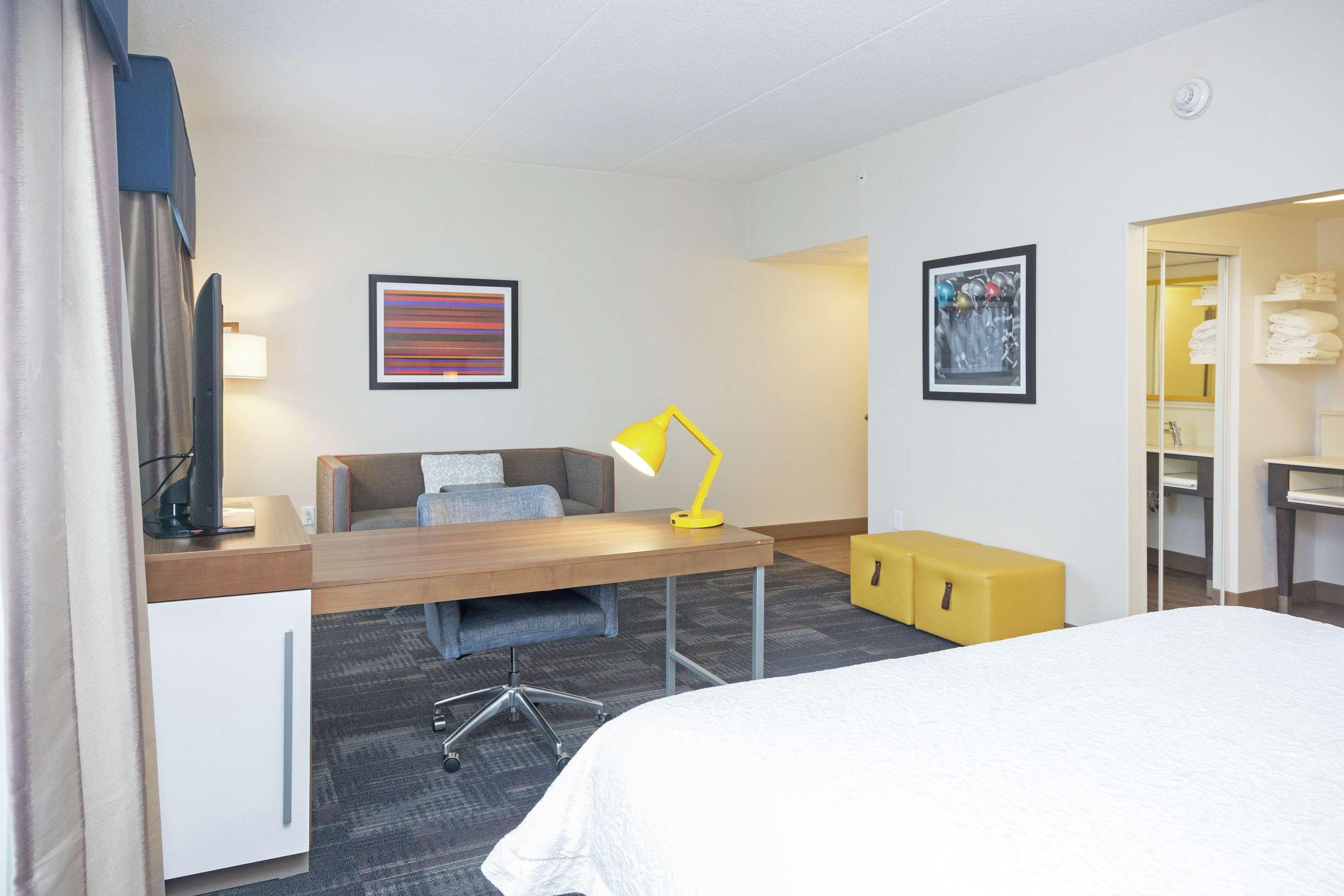 Hampton Inn & Suites Morgantown / University Town Centre Extérieur photo