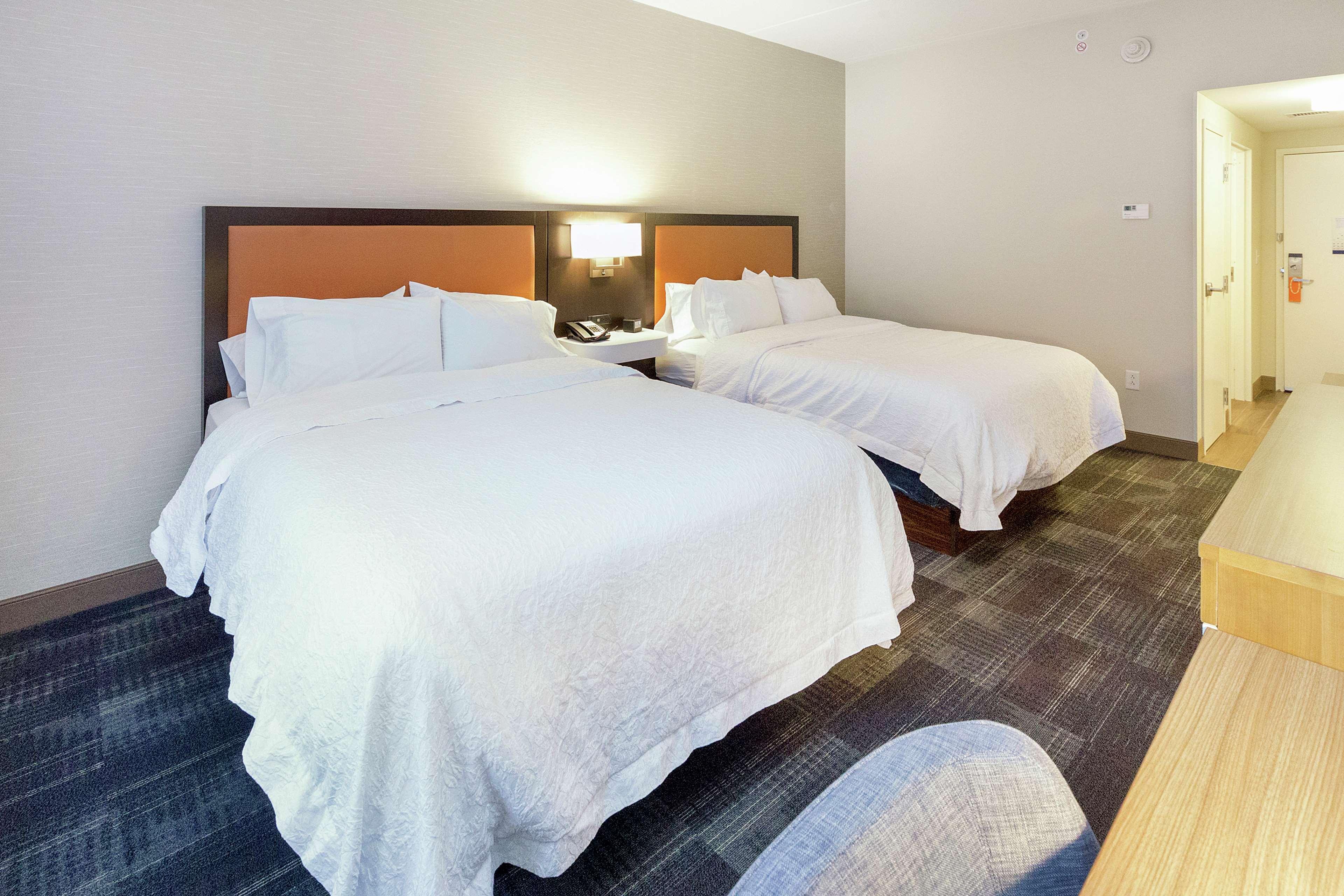 Hampton Inn & Suites Morgantown / University Town Centre Extérieur photo