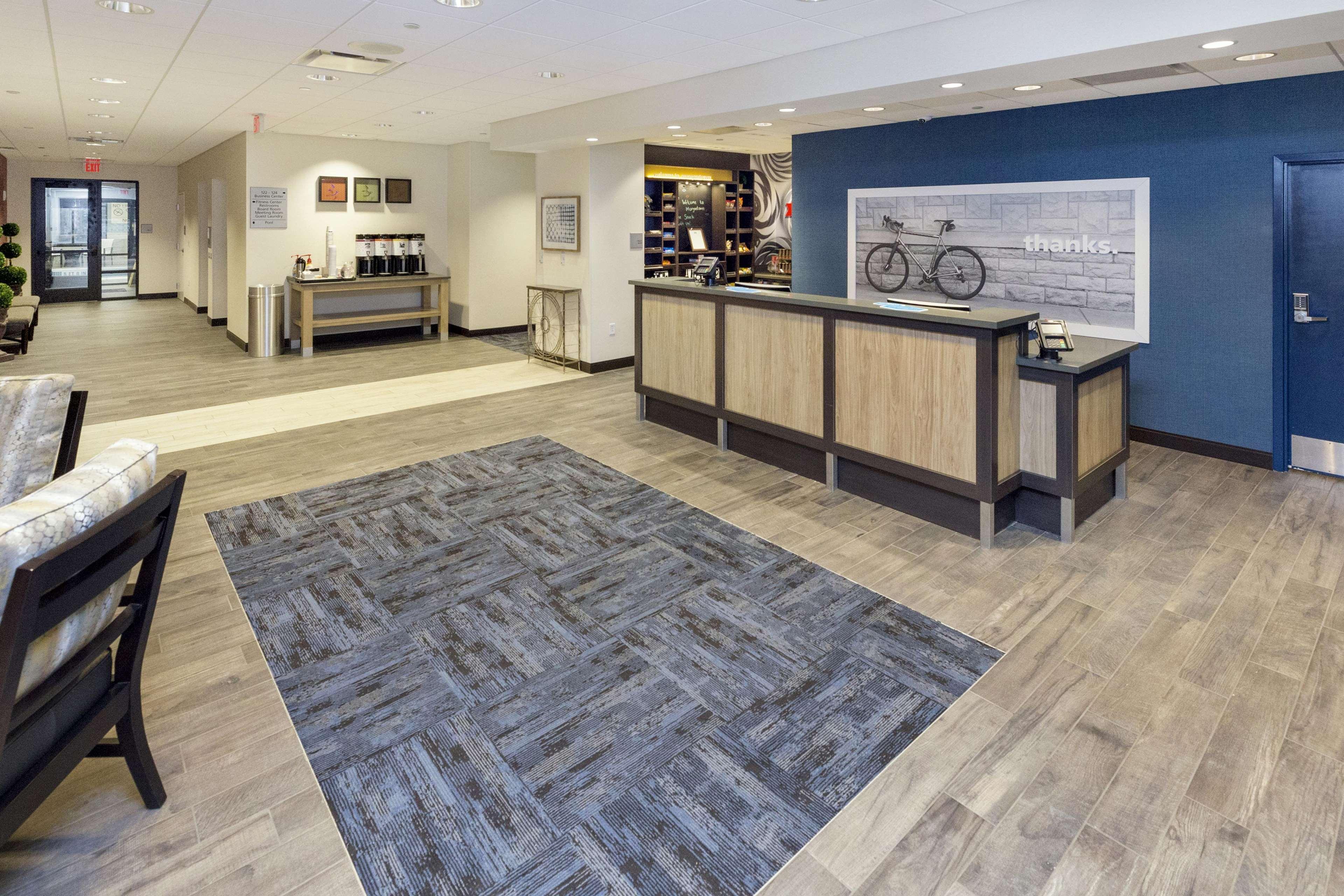 Hampton Inn & Suites Morgantown / University Town Centre Extérieur photo