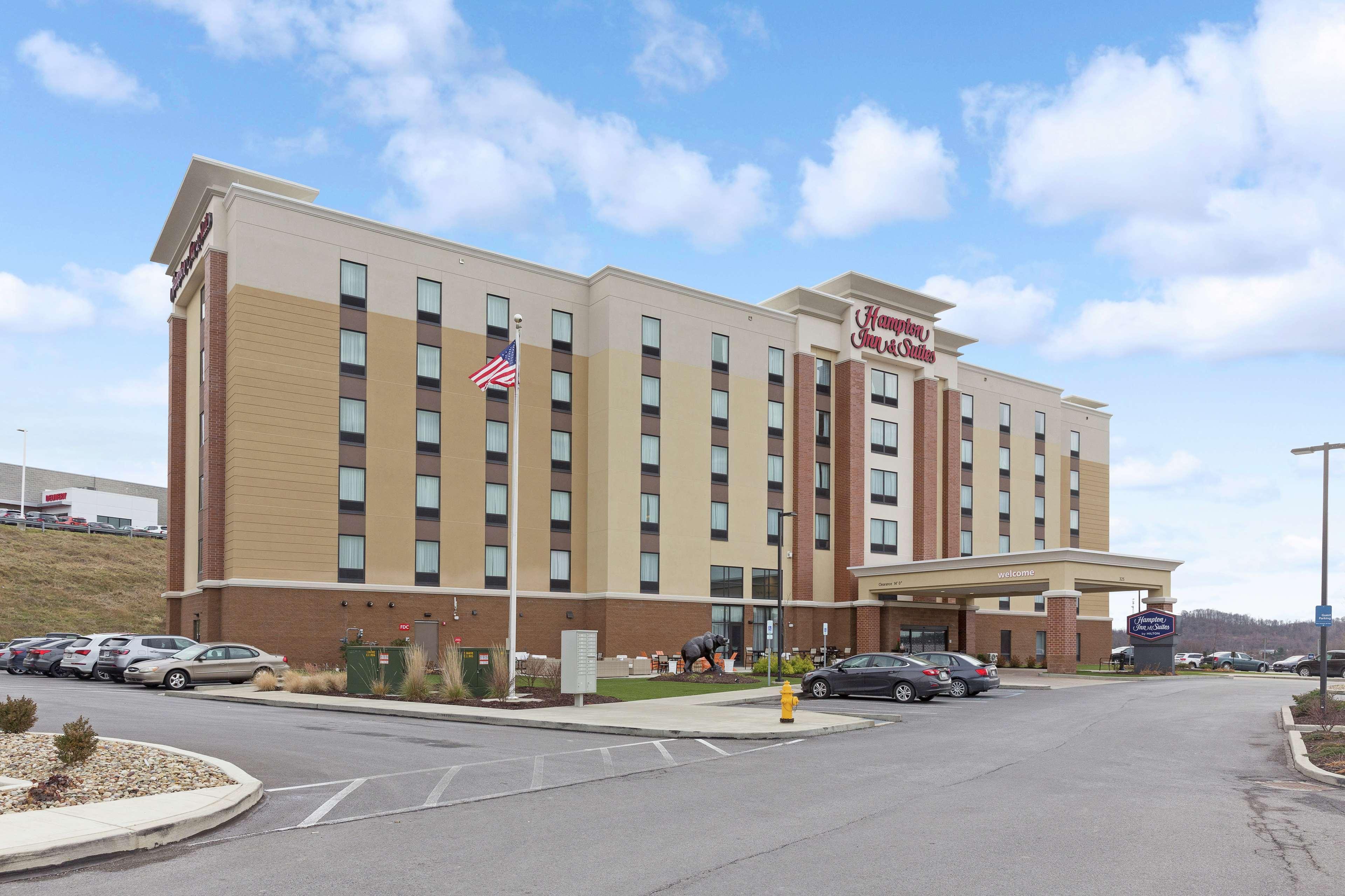 Hampton Inn & Suites Morgantown / University Town Centre Extérieur photo
