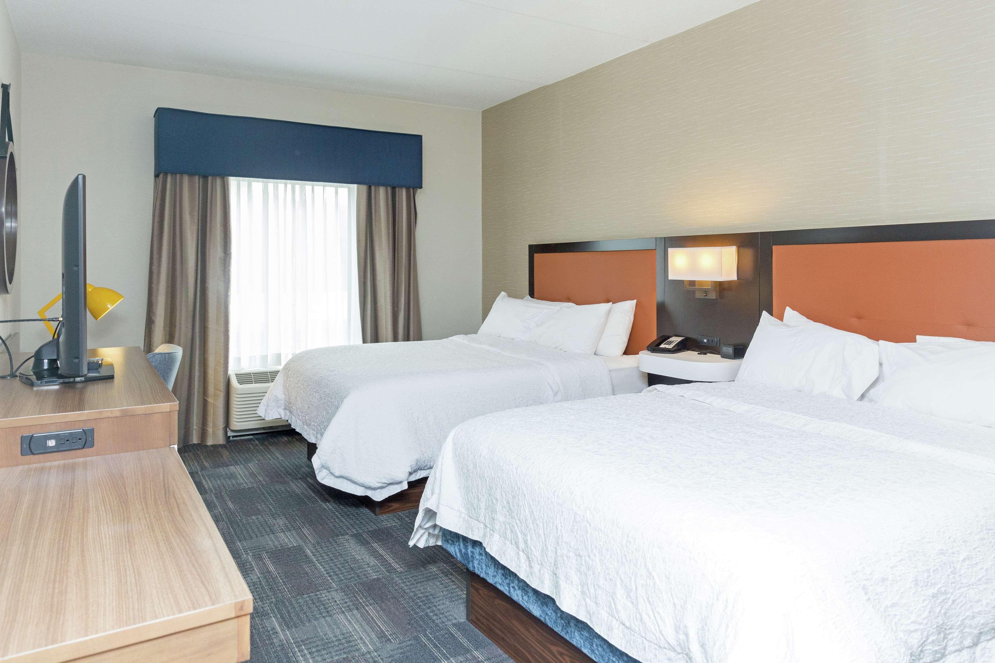 Hampton Inn & Suites Morgantown / University Town Centre Extérieur photo