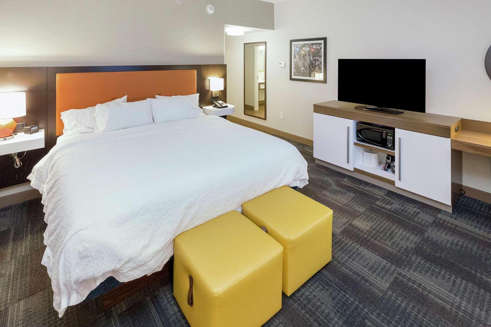 Hampton Inn & Suites Morgantown / University Town Centre Extérieur photo