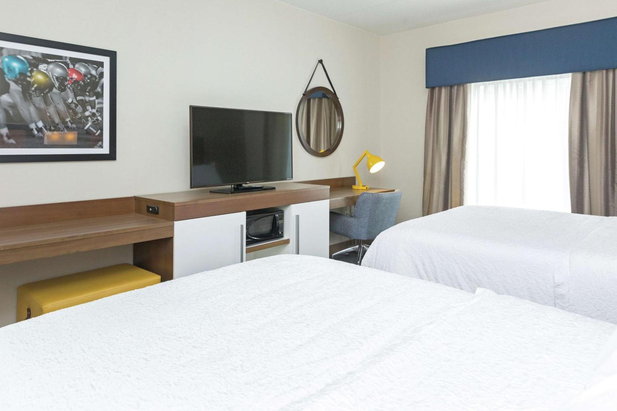 Hampton Inn & Suites Morgantown / University Town Centre Extérieur photo