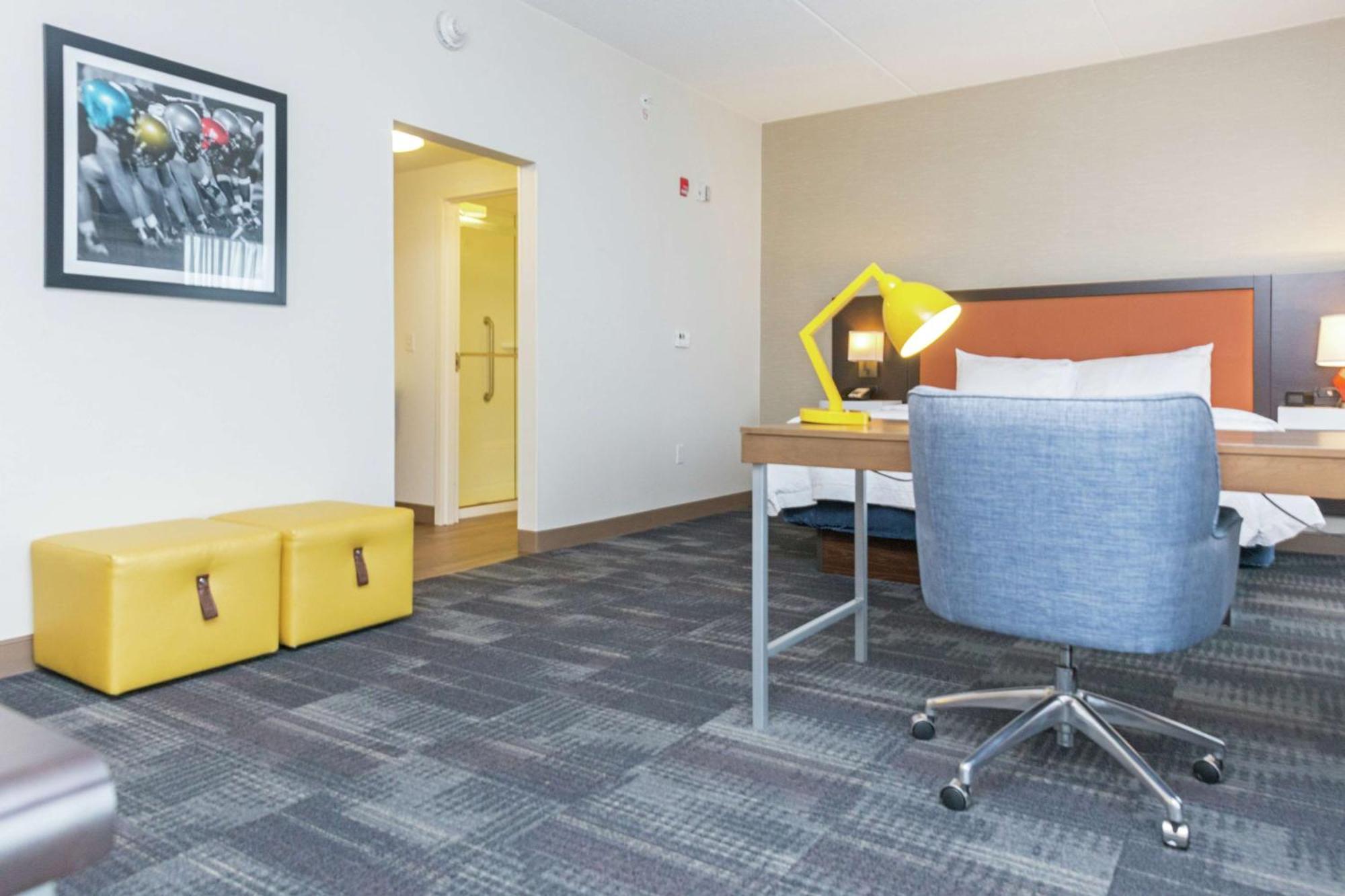 Hampton Inn & Suites Morgantown / University Town Centre Extérieur photo