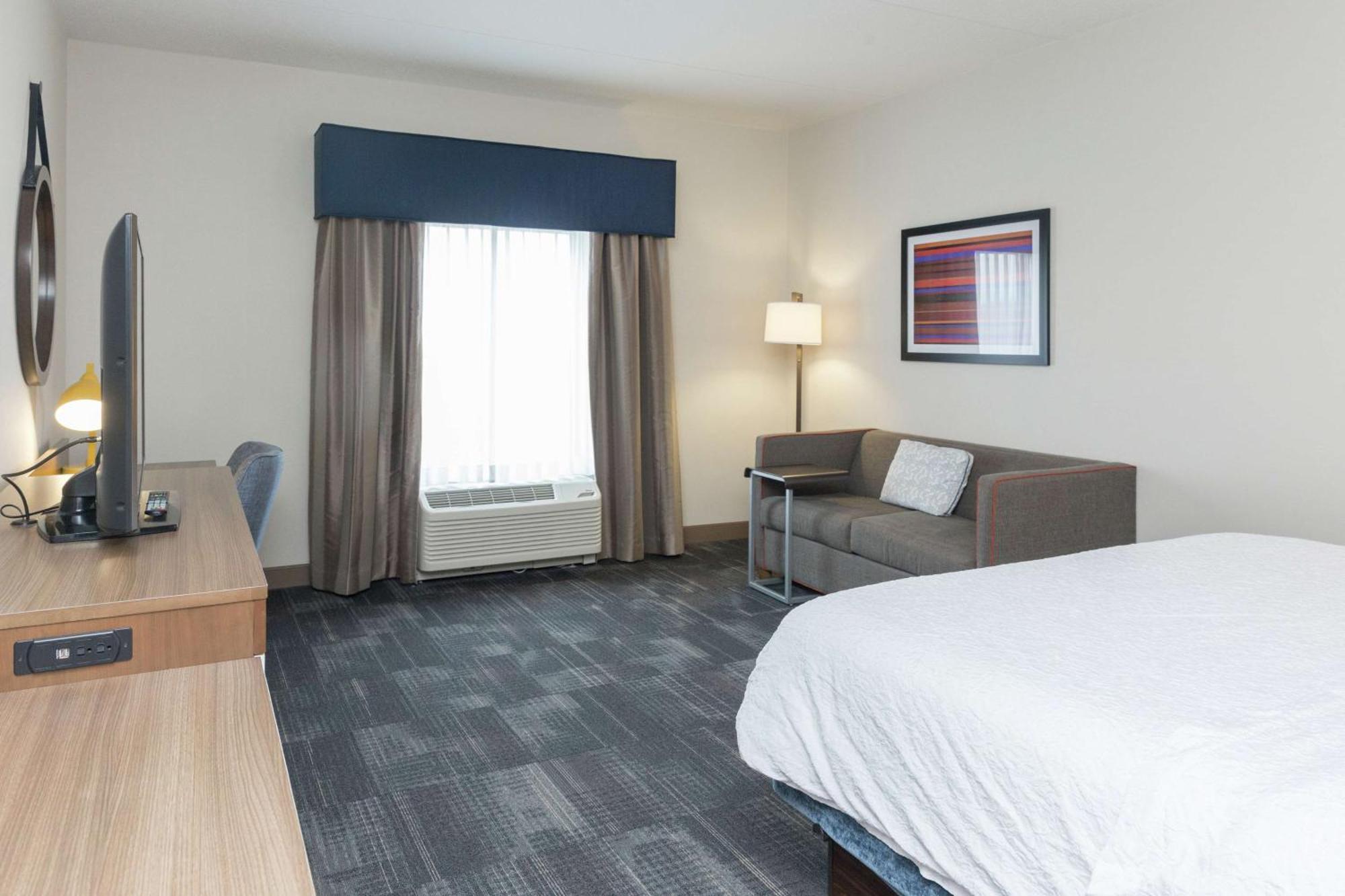 Hampton Inn & Suites Morgantown / University Town Centre Extérieur photo